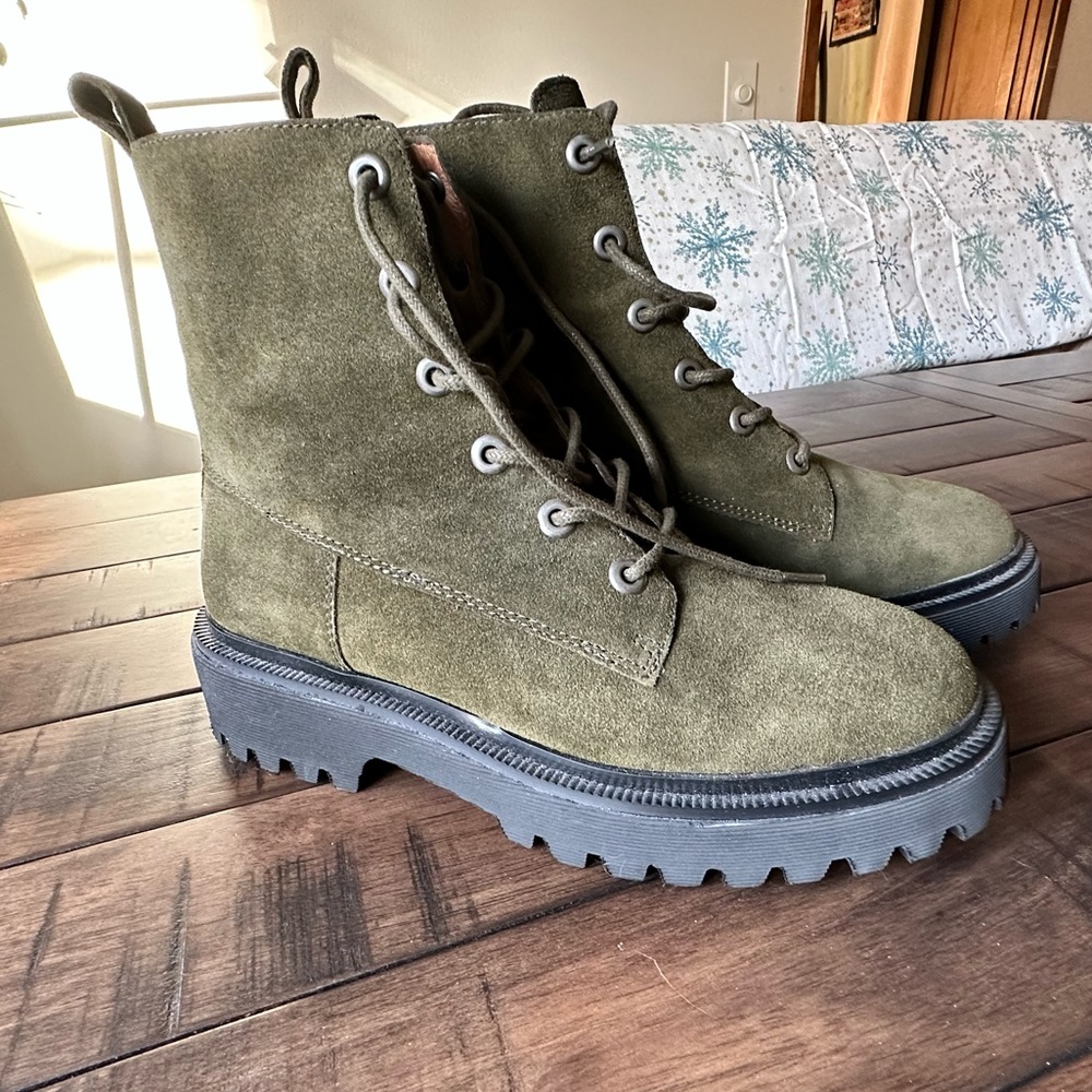 Madewell Rayna lace-up lugsole suede boots size 8